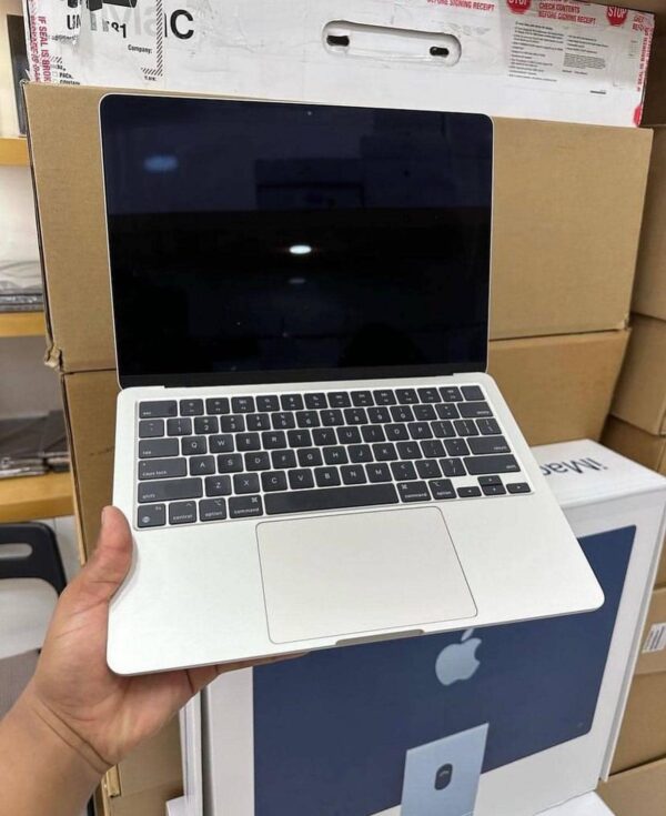 MACBOOK AIR PALLETS